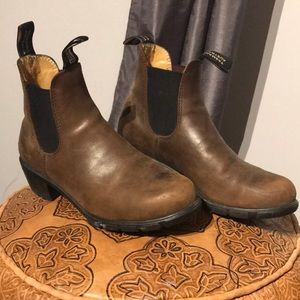 Women’s blundstones - heeled boots - antique brown